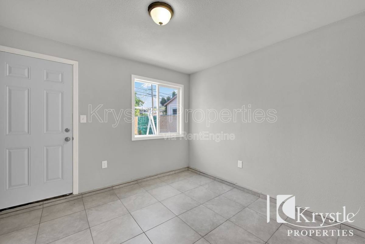Apartment for rent at 714 Gateway Dr, Vallejo, CA 94589
