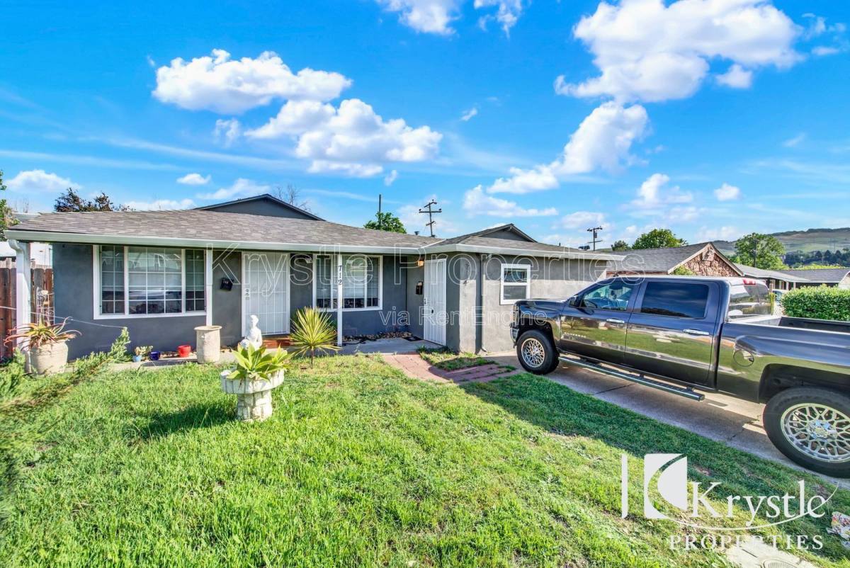 Apartment for rent at 714 Gateway Dr, Vallejo, CA 94589