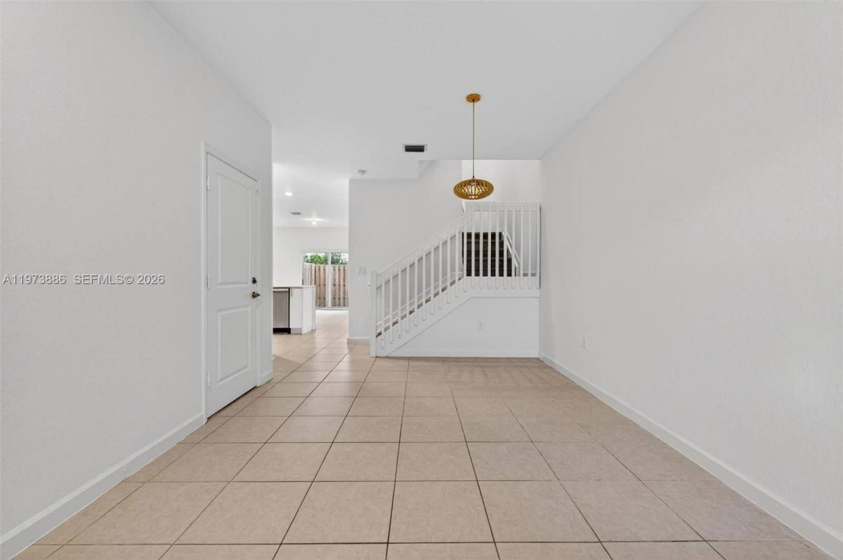 2662 SE 10th St, Homestead, FL 33035 - Townhouse For Rent - Image 9