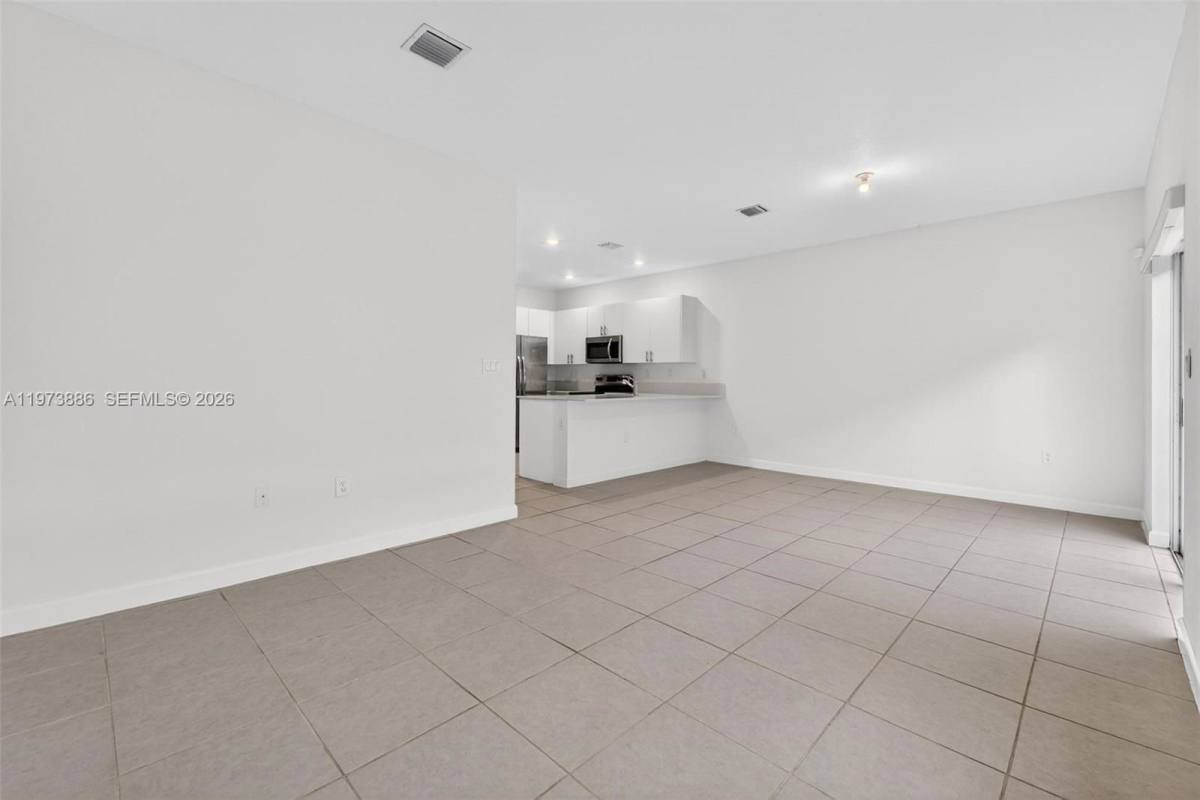 2662 SE 10th St, Homestead, FL 33035 - Townhouse For Rent - Image 8