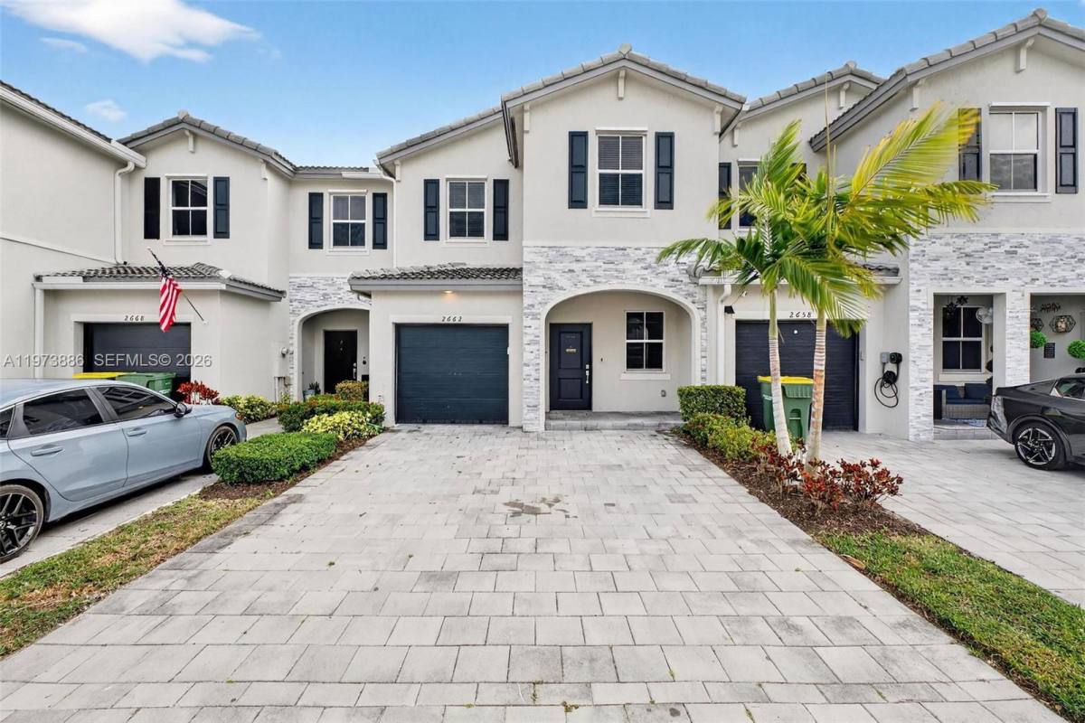 2662 SE 10th St, Homestead, FL 33035 - Townhouse For Rent - Image 1