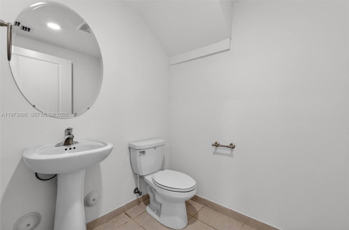 2662 SE 10th St, Homestead, FL 33035 - Townhouse For Rent - Image 6