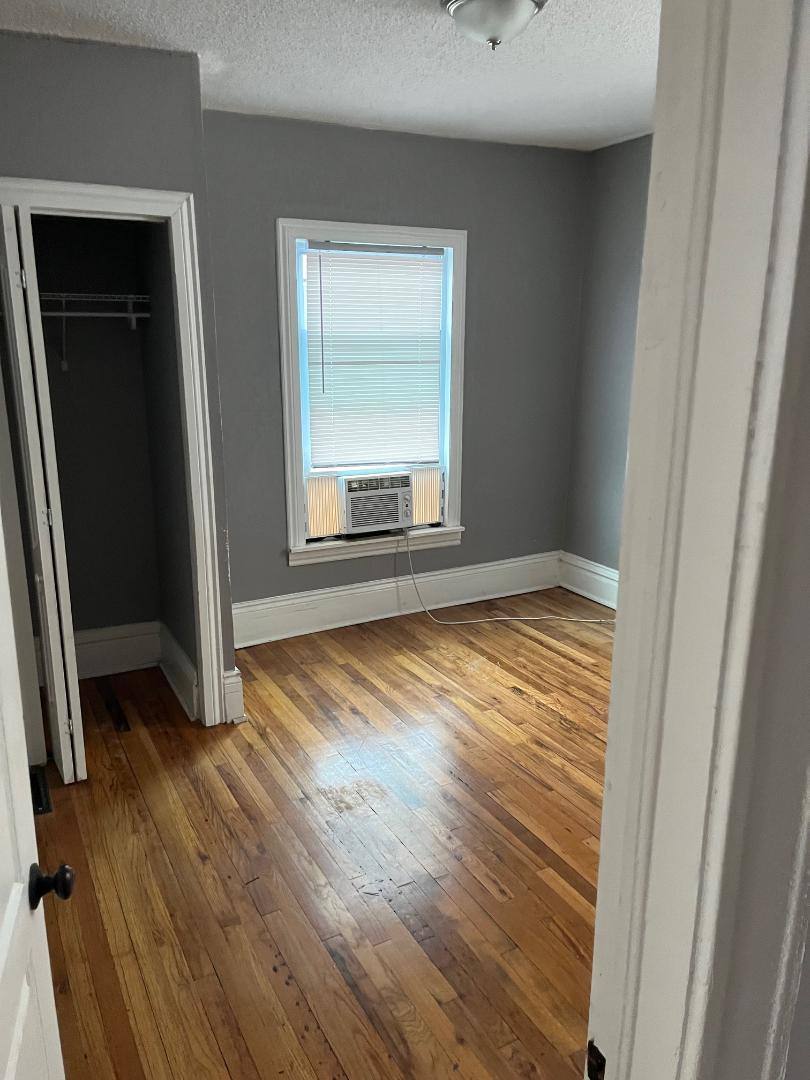 Apartment for rent at 4105 Oak St, Kansas City, MO 64105