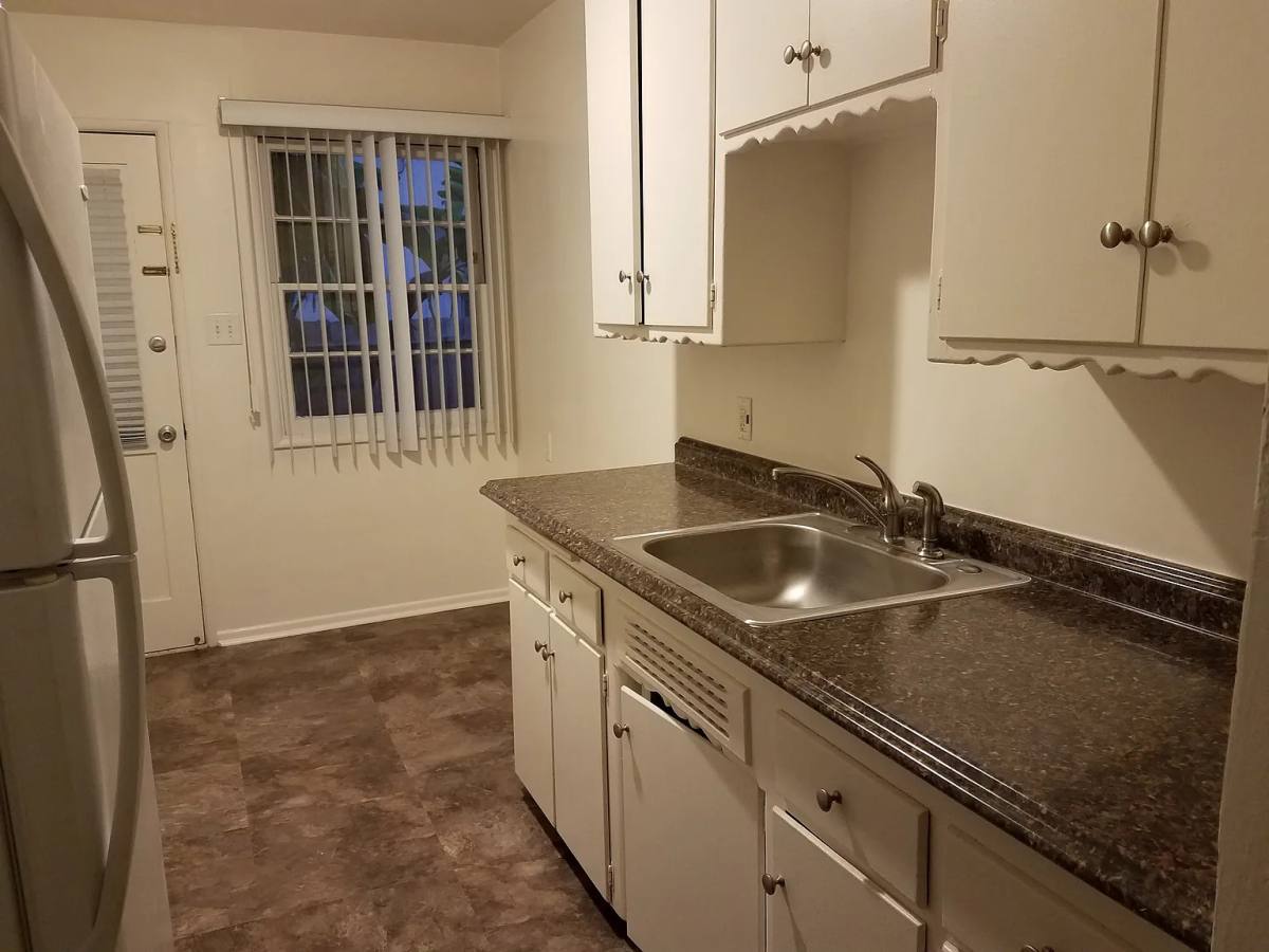 Apartment for rent at 4019 McLaughlin Ave #4021 1 2, Los Angeles, CA 90066
