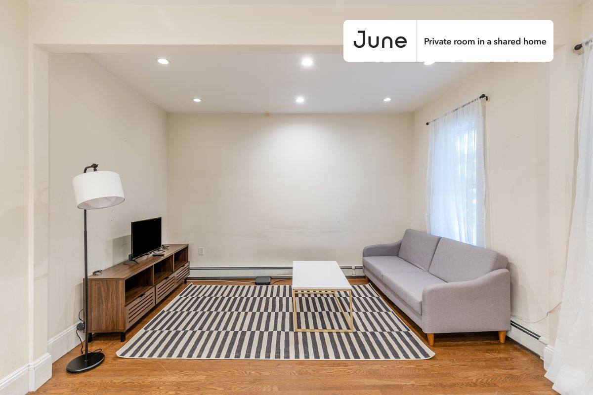 Apartment for rent at 106 Buttonwood St #A, Dorchester, MA 02125