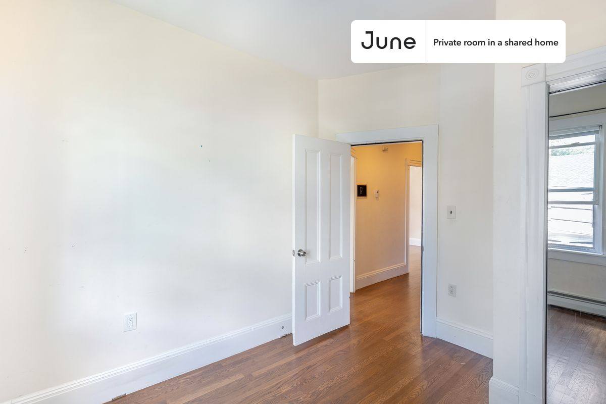 Apartment for rent at 106 Buttonwood St #C, Dorchester, MA 02125