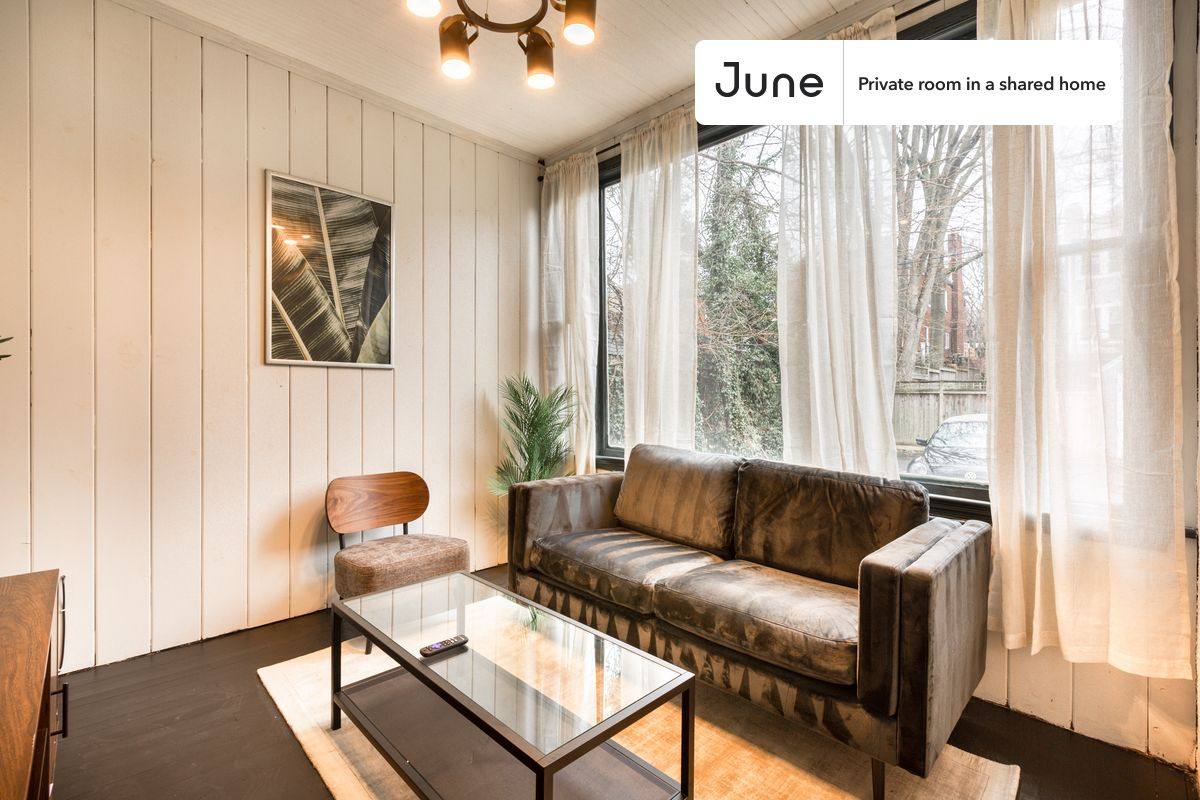 Apartment for rent at 3618 Warren St NW E, Washington, DC 20008