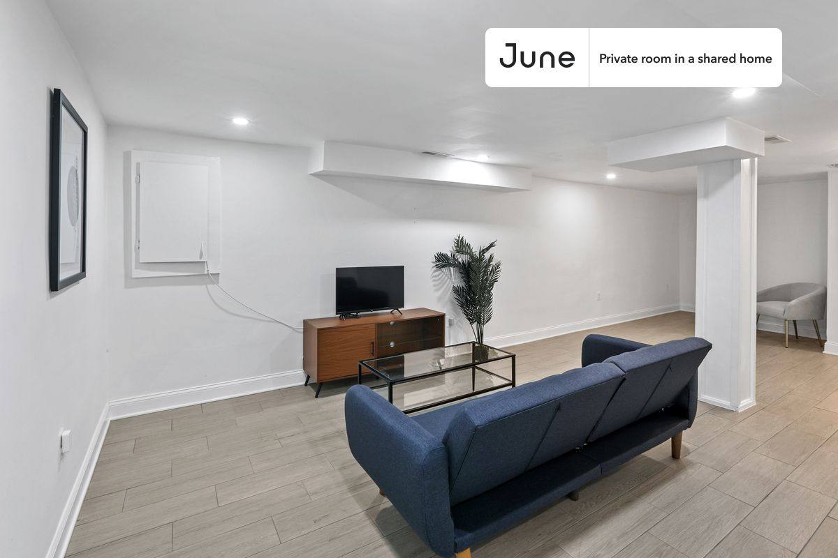 Apartment for rent at 529 42nd St NE E, Washington, DC 20019