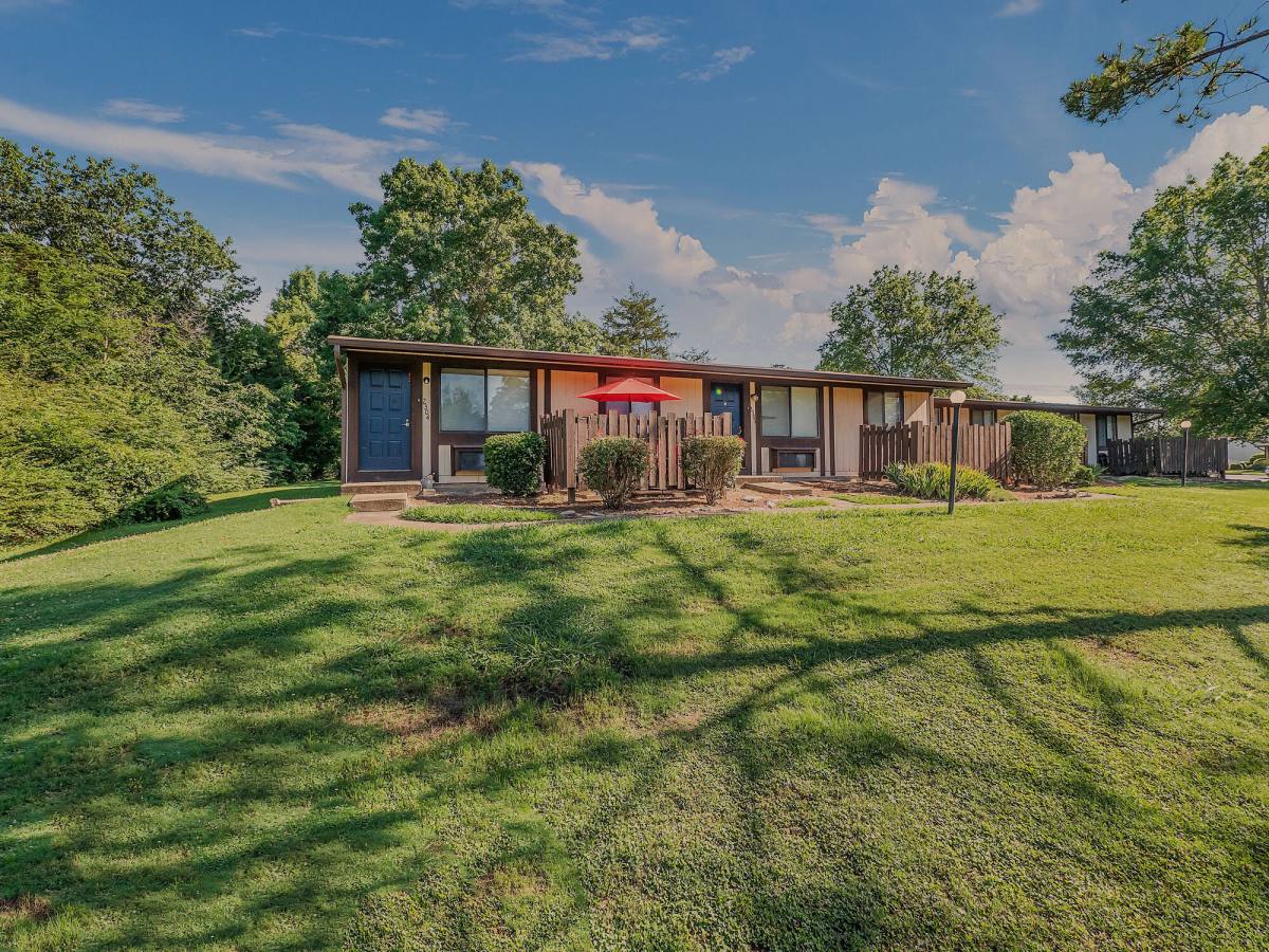 Apartment for rent at The Flats at Lakeshore, 1000 Lakeshore Dr, Fort Oglethorpe, GA 30742