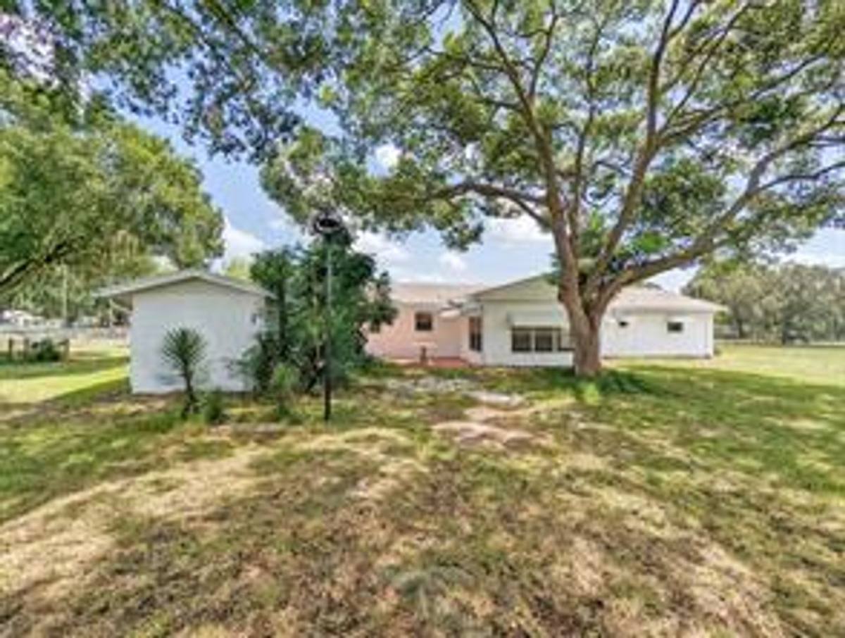 House for rent at 18110 Dorman Rd, Lithia, FL 33547