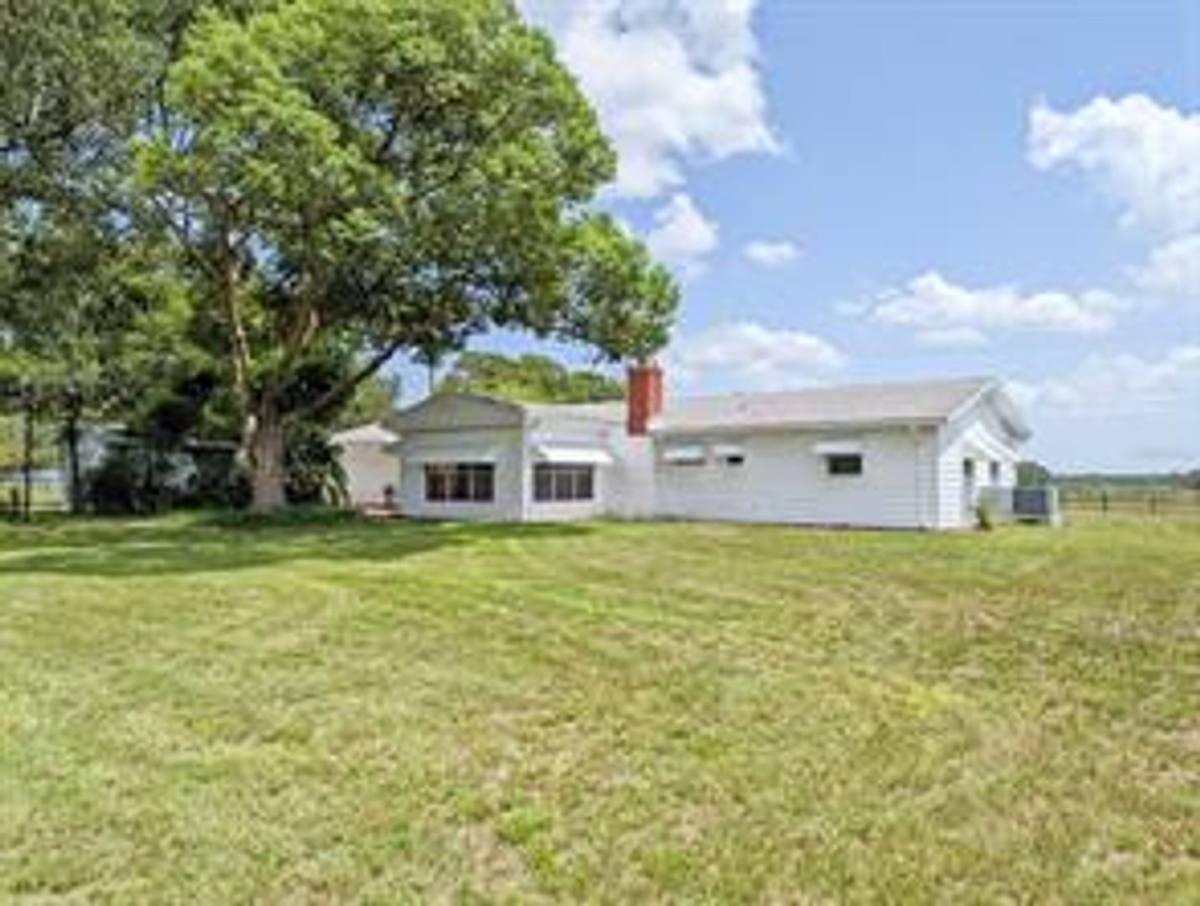 House for rent at 18110 Dorman Rd, Lithia, FL 33547