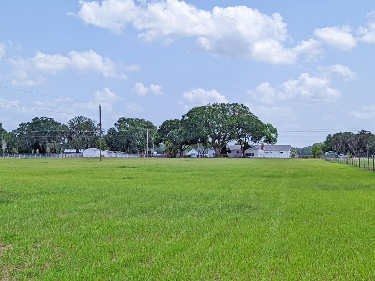House for rent at 18110 Dorman Rd, Lithia, FL 33547