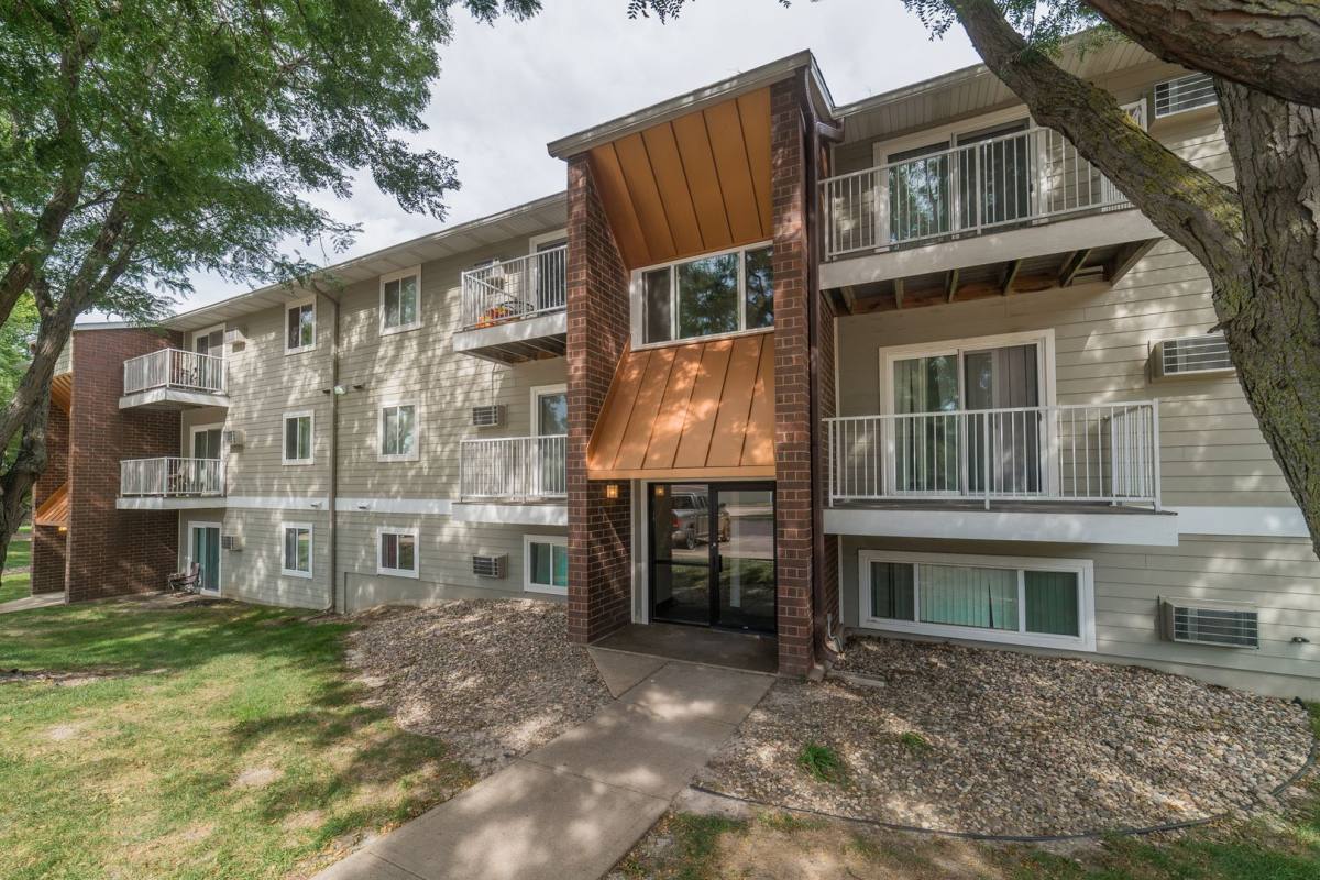 Apartment for rent at 807 N Cleveland Ave, Sioux Falls, SD 57103