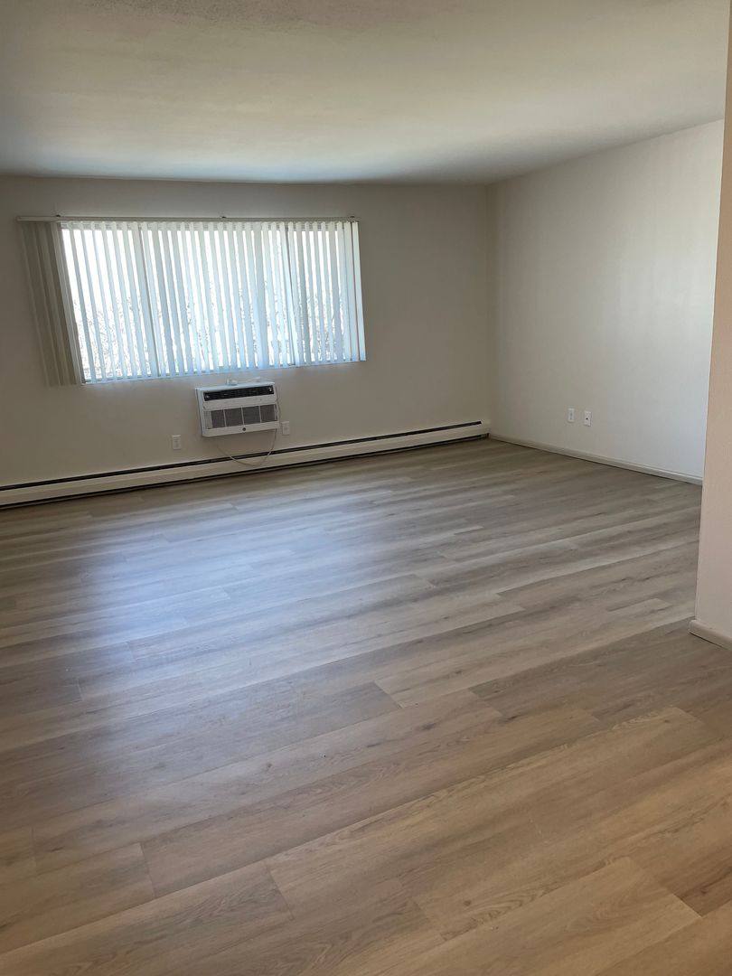 Apartment for rent at 113 S Platten St, Green Bay, WI 54303