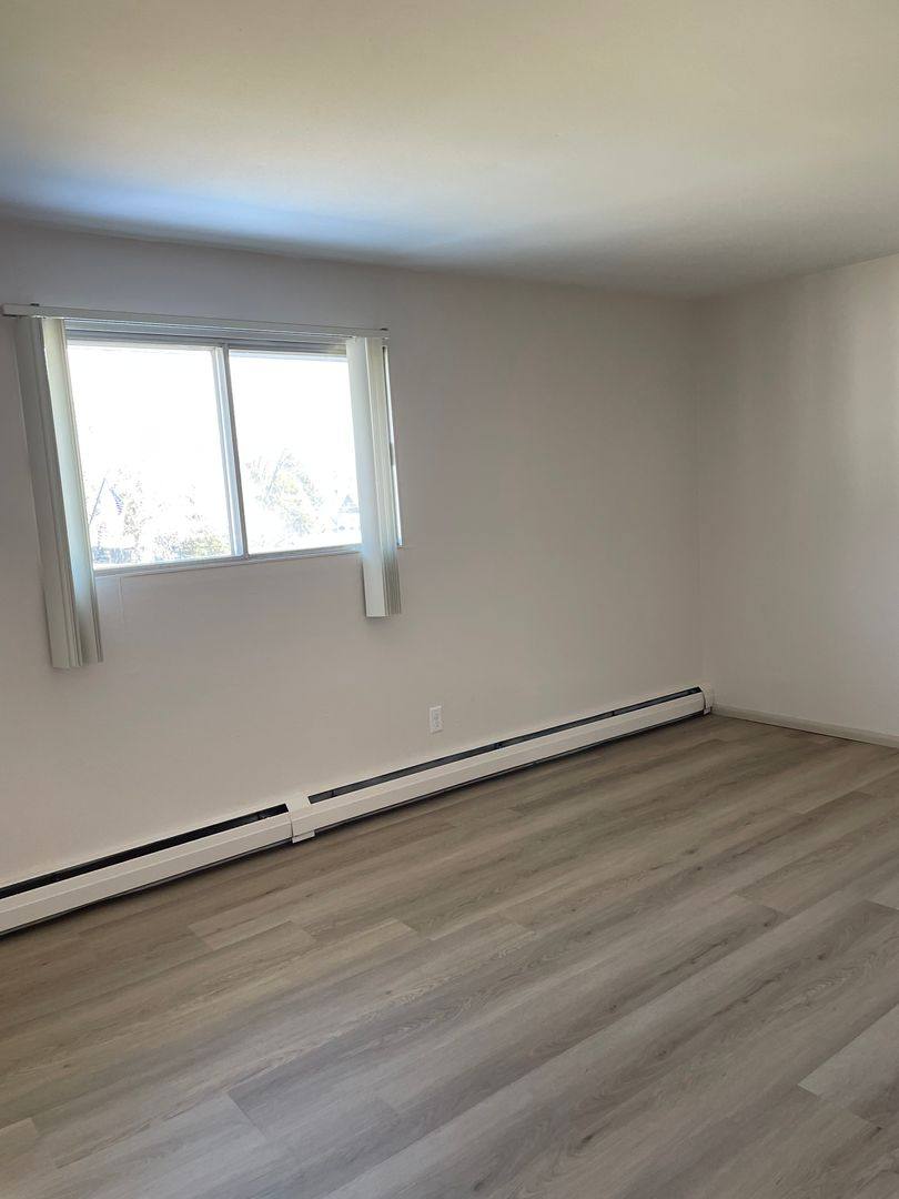 Apartment for rent at 113 S Platten St, Green Bay, WI 54303
