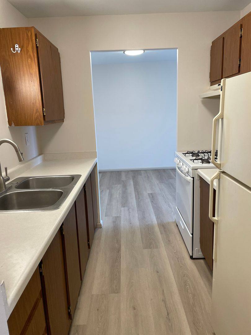 Apartment for rent at 113 S Platten St, Green Bay, WI 54303