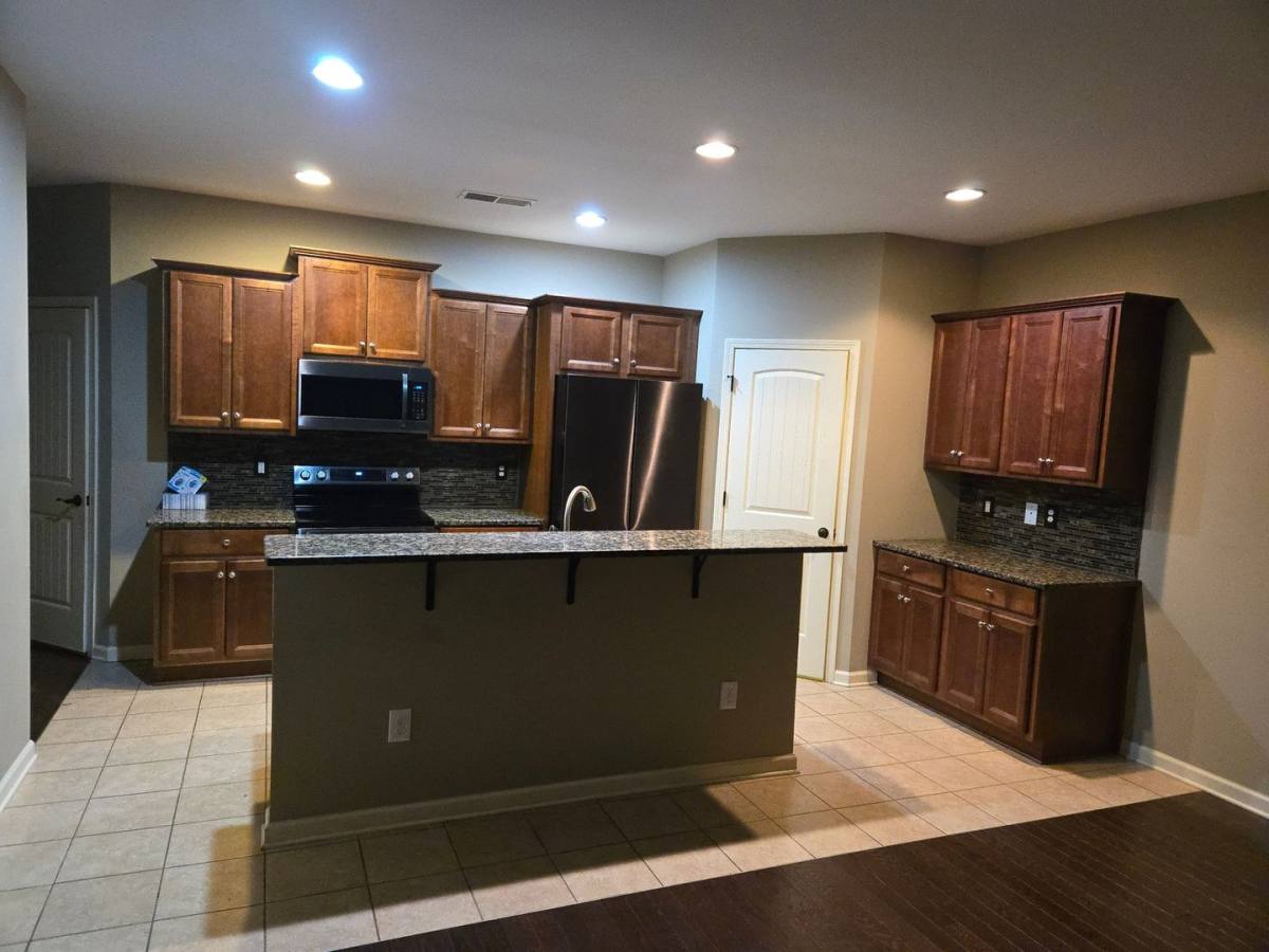 Townhouse for rent at 163 Sunset Lane, Woodstock, GA 30189