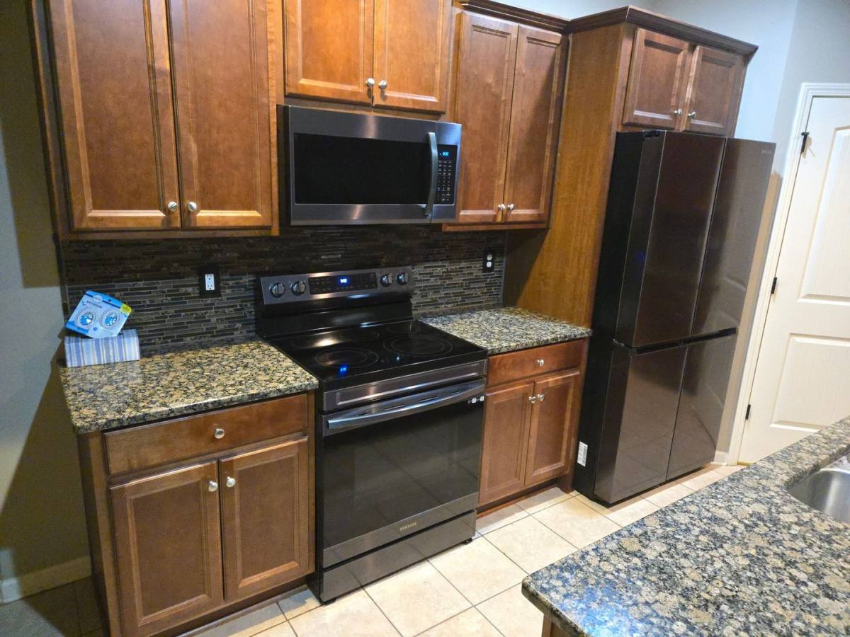 Townhouse for rent at 163 Sunset Lane, Woodstock, GA 30189