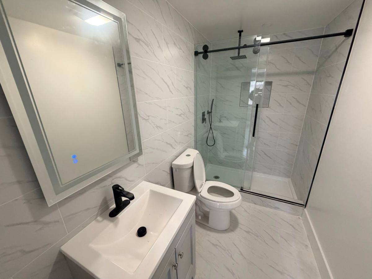 Apartment for rent at 194 N Lake Ave, Albany, NY 12206