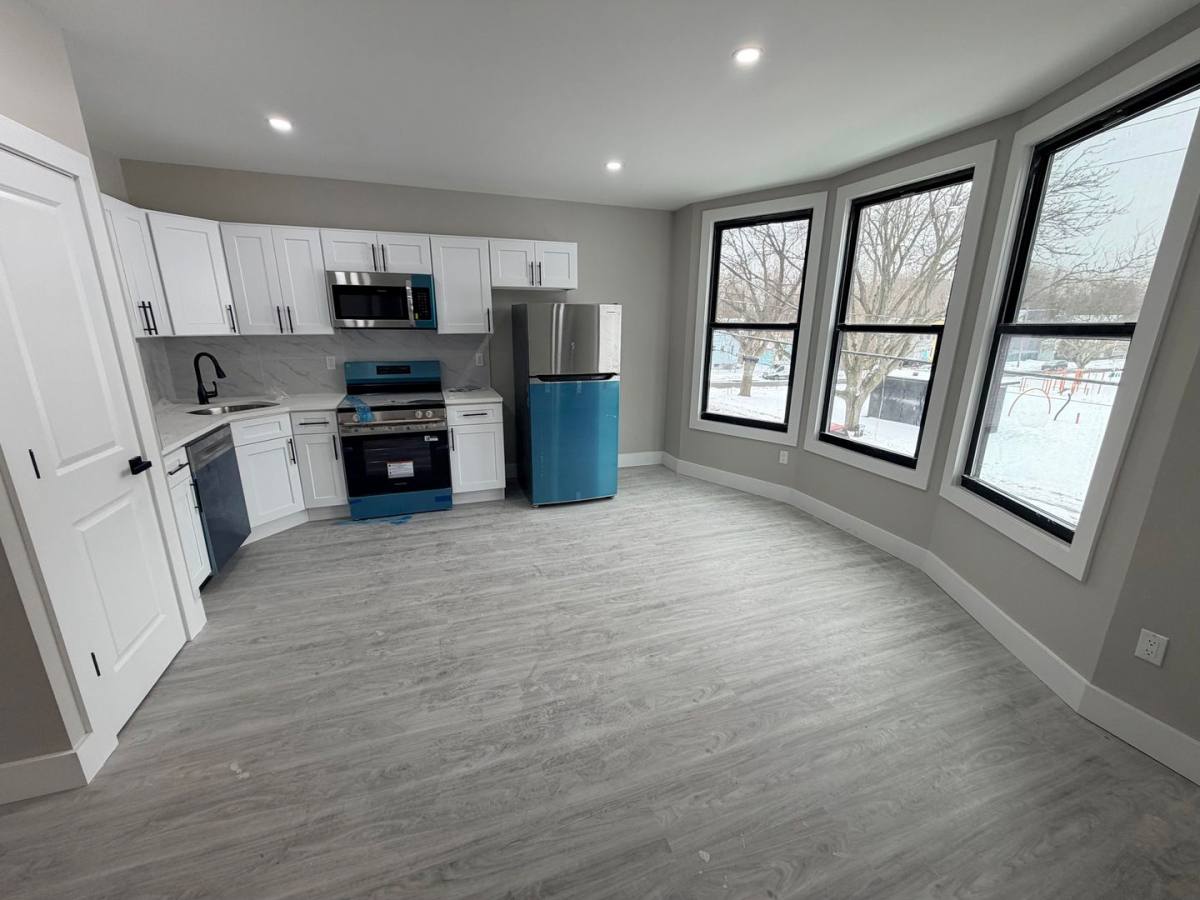 Apartment for rent at 194 N Lake Ave, Albany, NY 12206