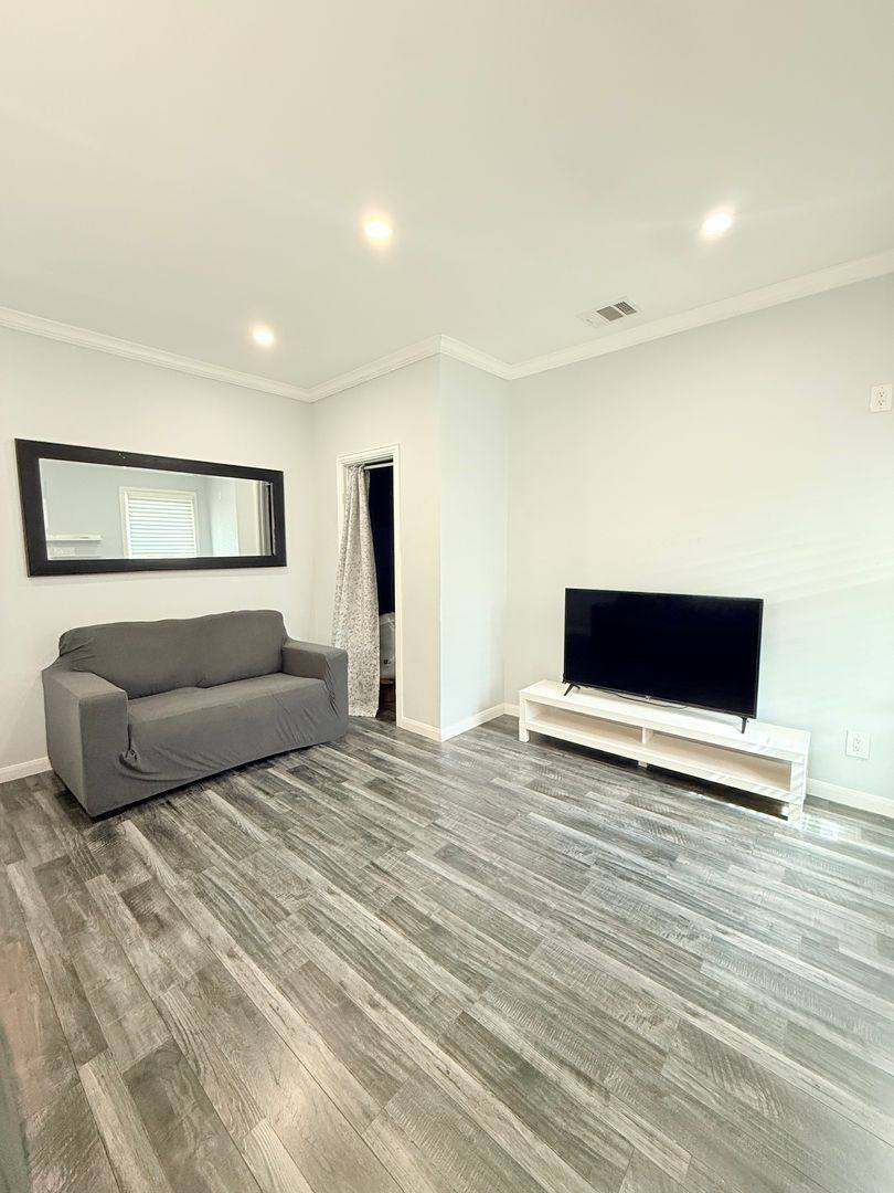 Apartment for rent at 939 - 941 Bayonne St, Dallas, TX 75212