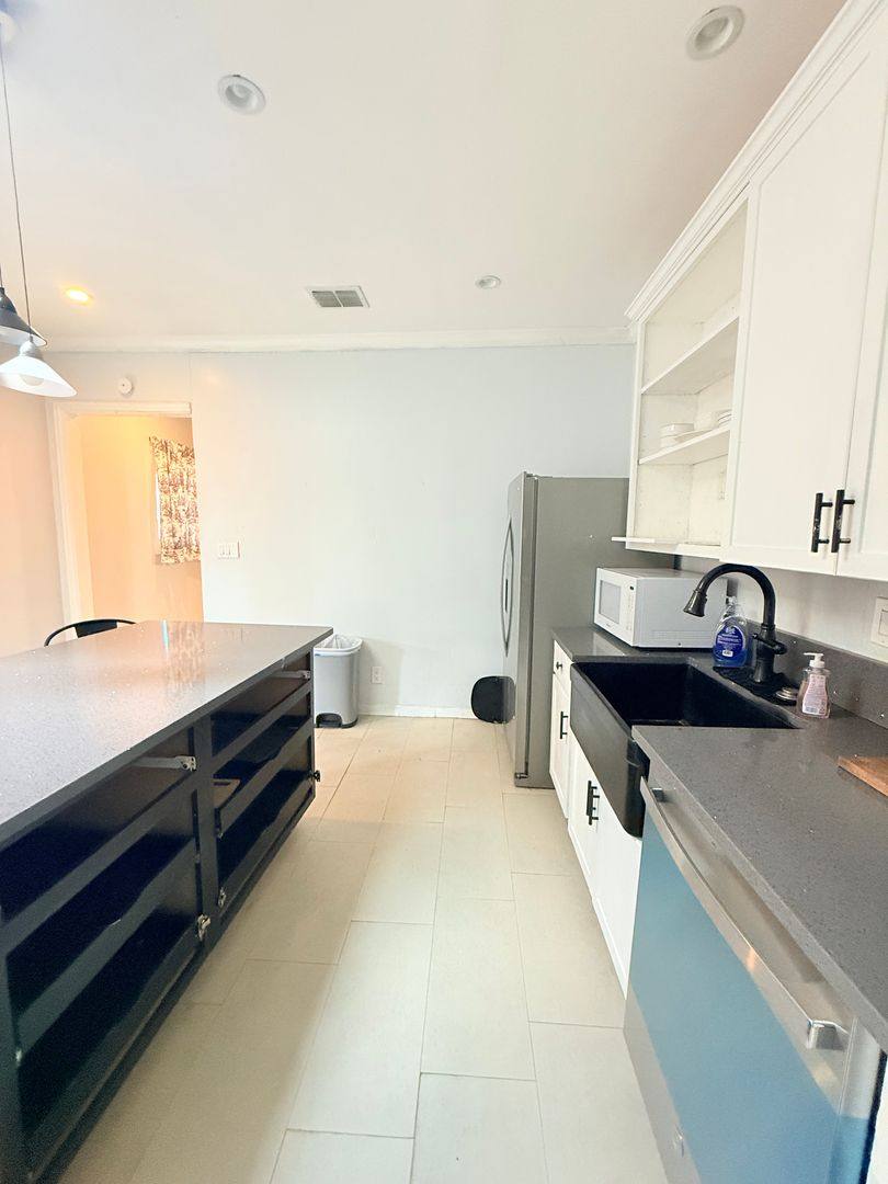 Apartment for rent at 939 - 941 Bayonne St, Dallas, TX 75212