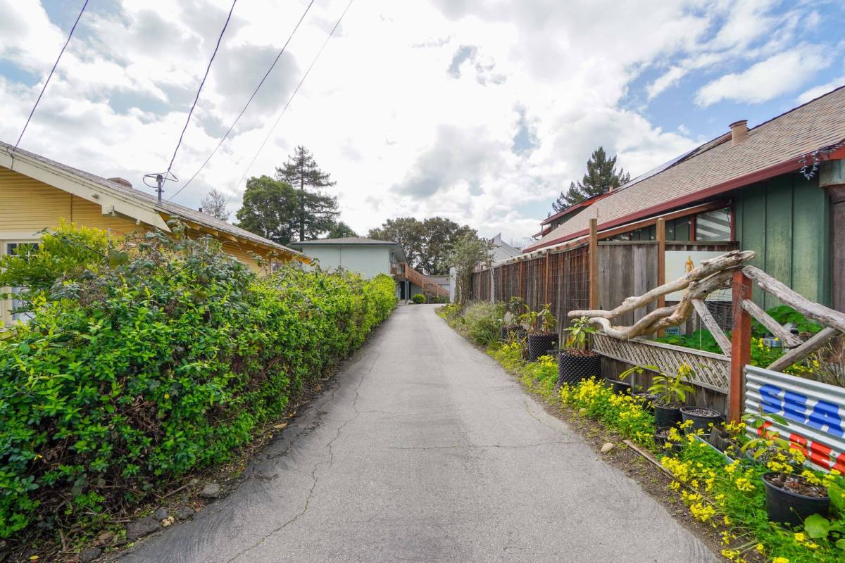 Apartment for rent at 324 Mountain View, Santa Cruz, CA 95062