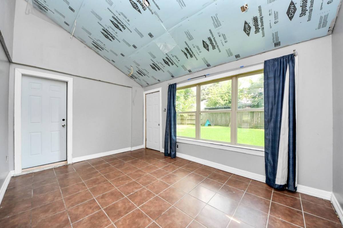 House for rent at 2513 Leslie St, Pasadena, TX 77502