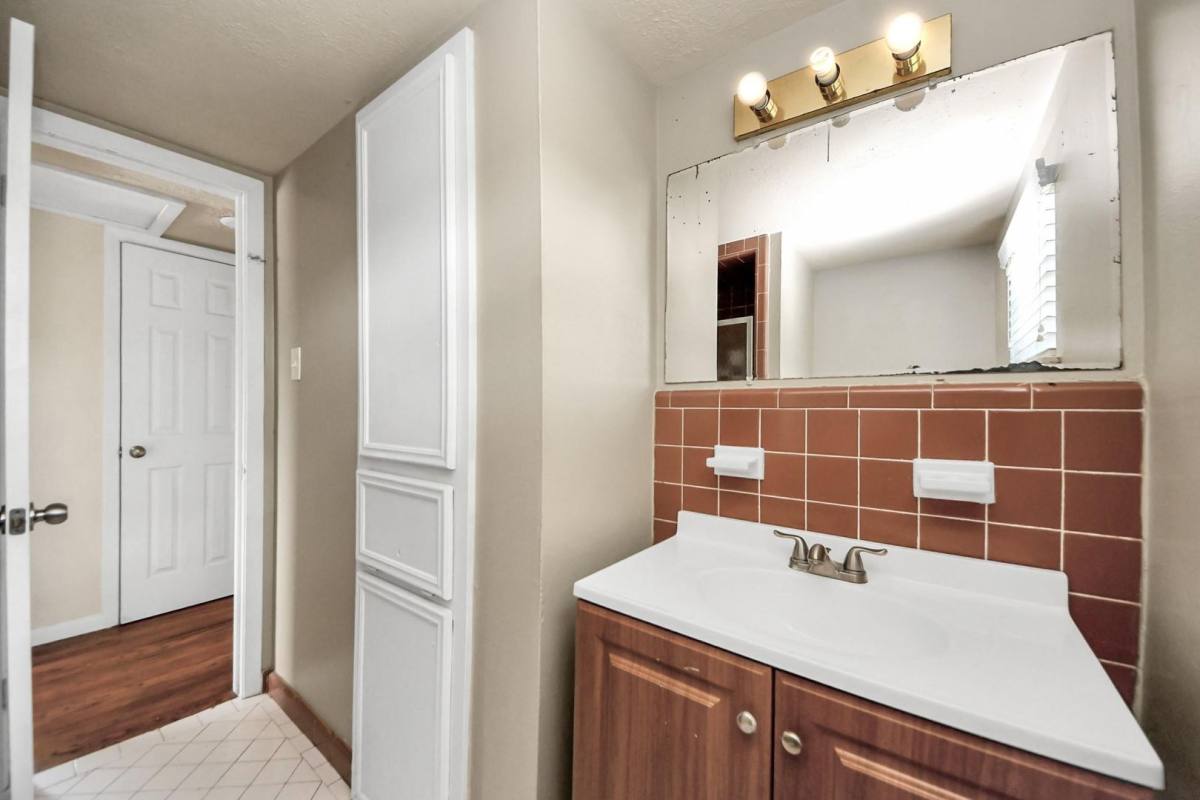 House for rent at 2513 Leslie St, Pasadena, TX 77502