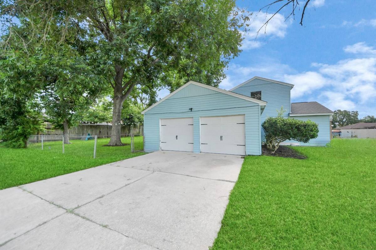 House for rent at 2513 Leslie St, Pasadena, TX 77502