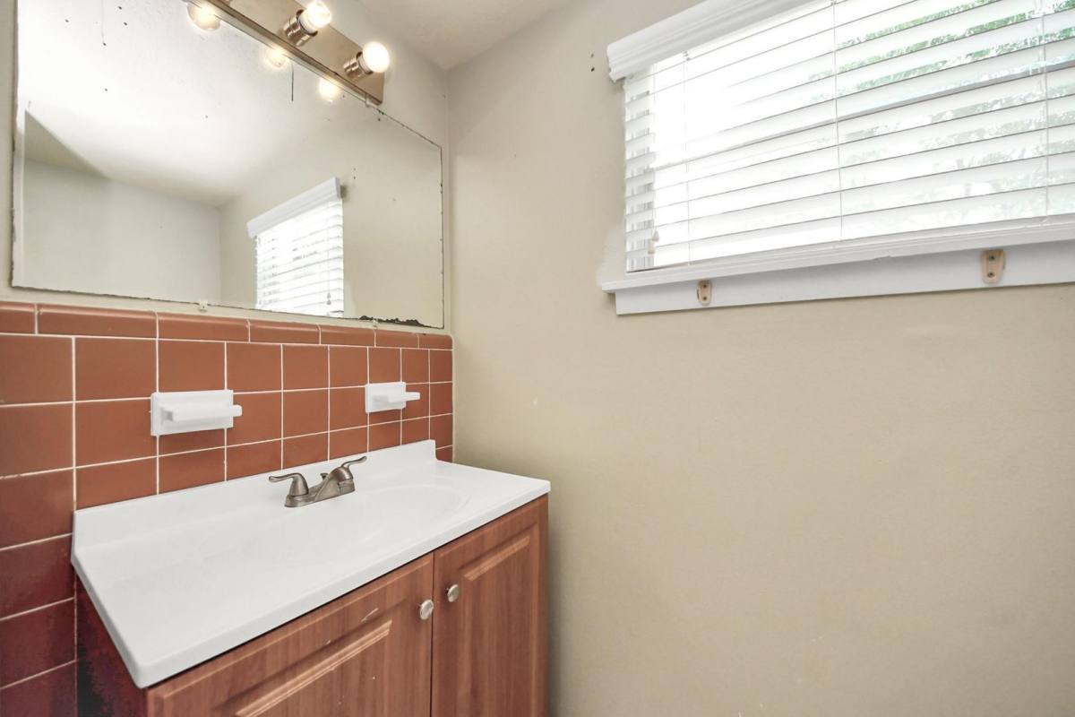 House for rent at 2513 Leslie St, Pasadena, TX 77502