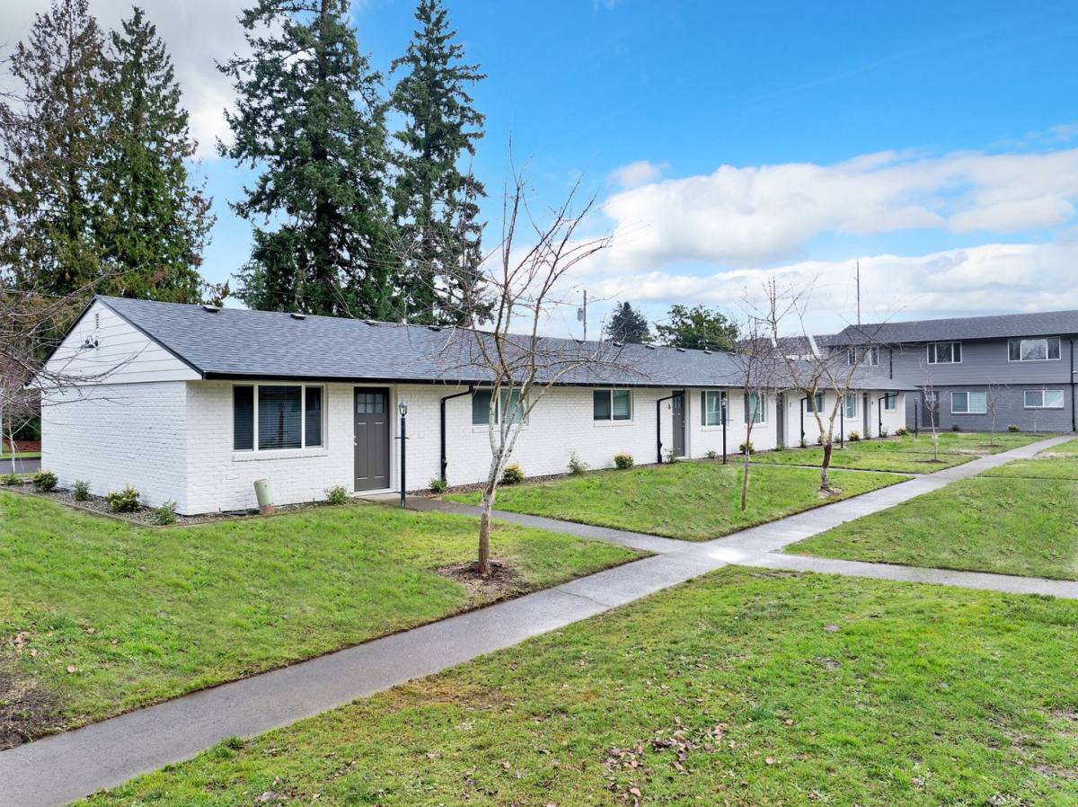 Townhouse for rent at 663-666 E Main St, Hillsboro, OR 97123