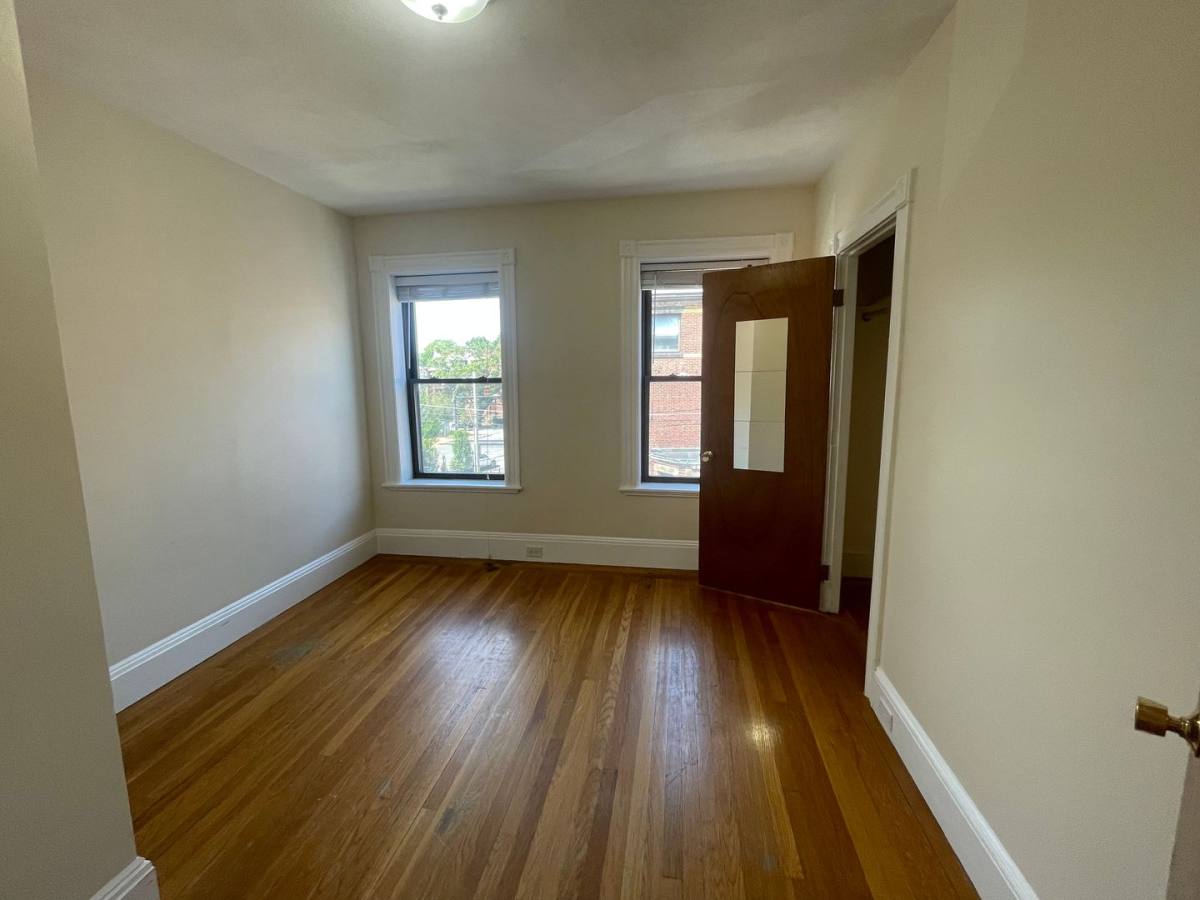 House for rent at 10 Dean Rd #3A, Brookline, MA 02445