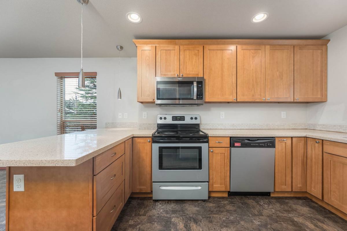 Apartment for rent at 2011 Knox, Bellingham, WA 98225