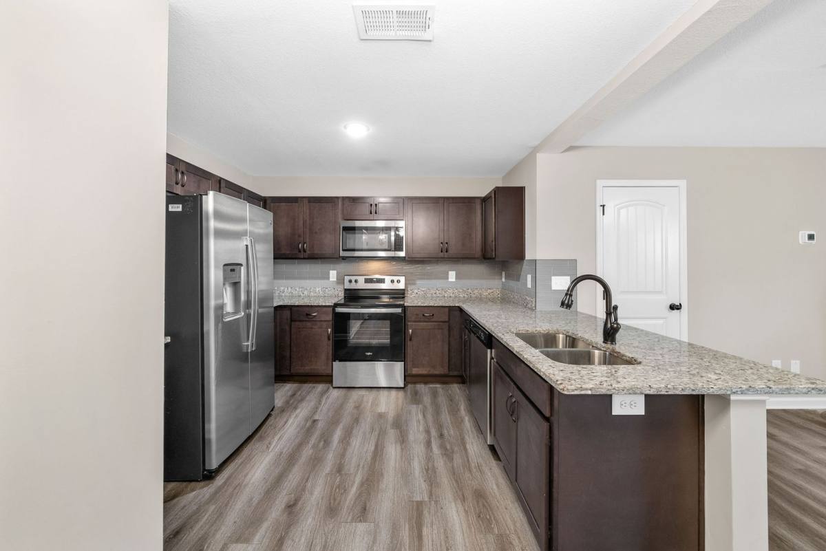 Apartment for rent at 432 Glenstone Springs Dr, Clarksville, TN 37043