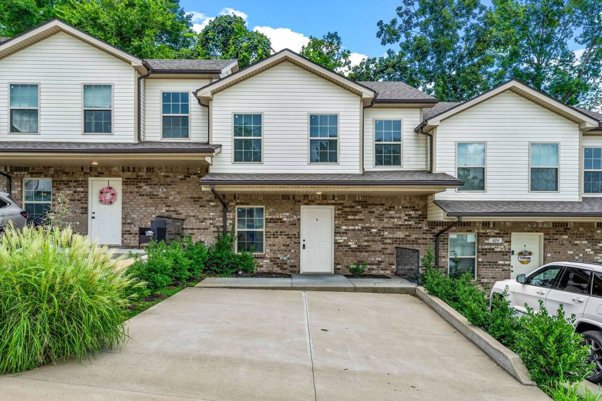 Apartment for rent at 432 Glenstone Springs Dr, Clarksville, TN 37043