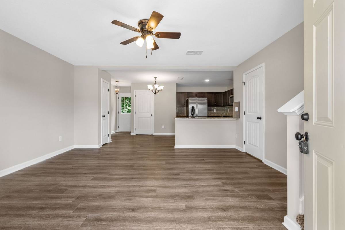 Apartment for rent at 432 Glenstone Springs Dr, Clarksville, TN 37043