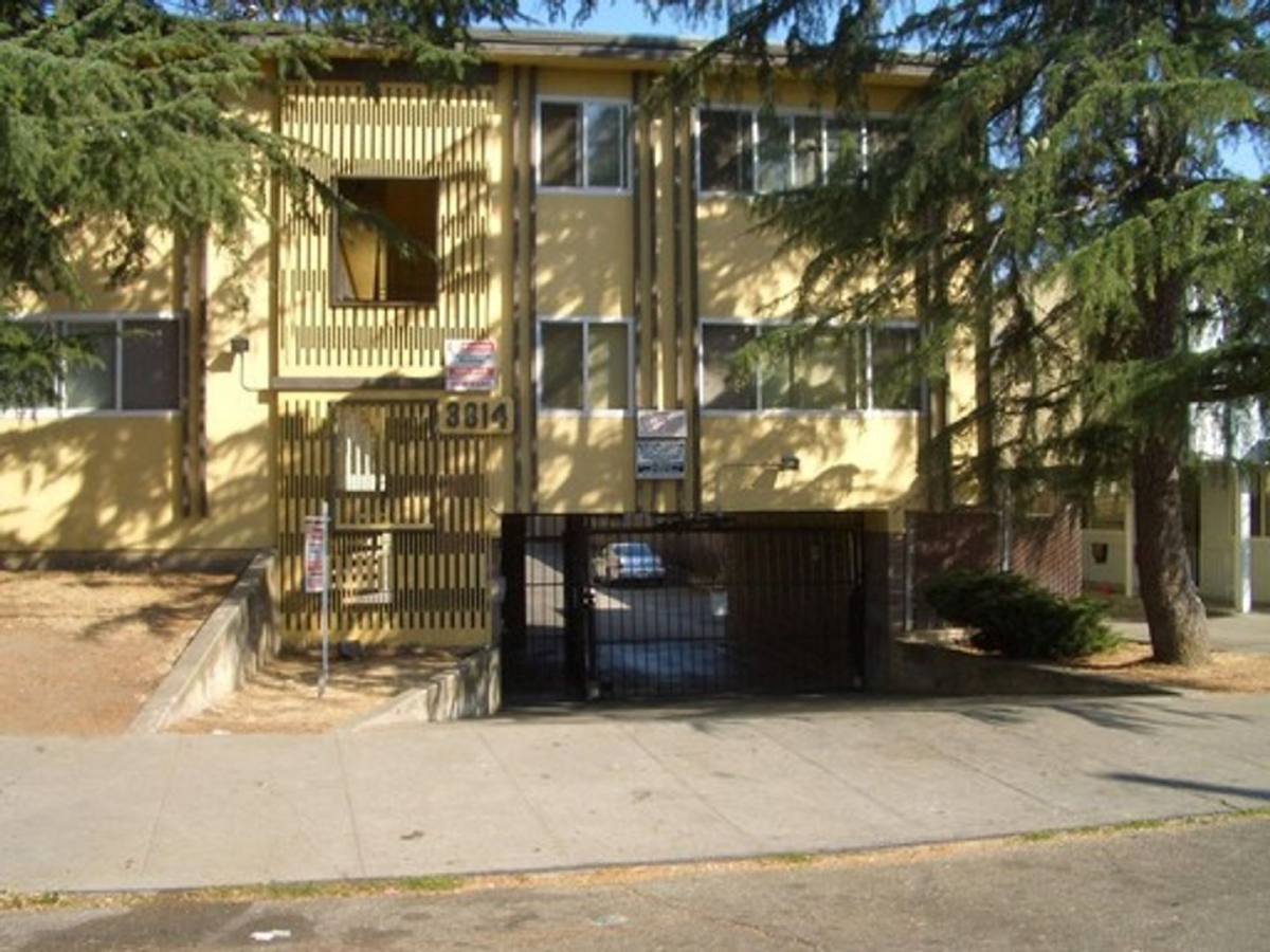 Apartment for rent at 3814 39th Ave, Oakland, CA 94619