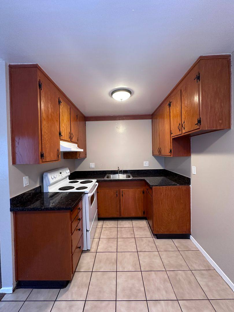 Apartment for rent at 3814 39th Ave, Oakland, CA 94619
