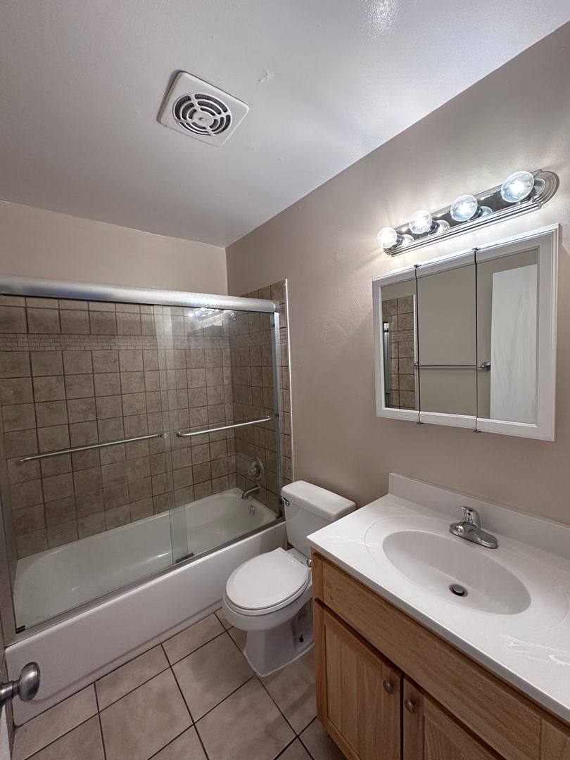 Apartment for rent at 3814 39th Ave, Oakland, CA 94619