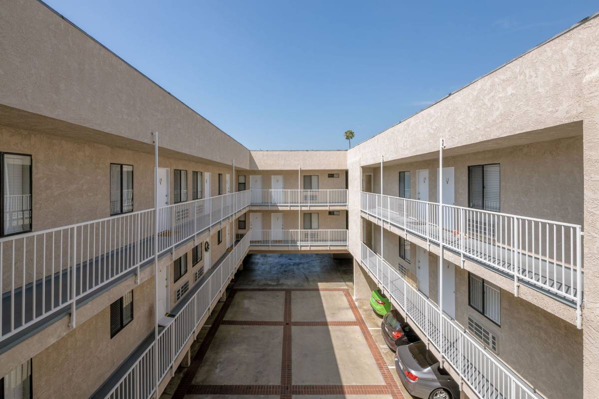 Apartment for rent at 1535 N Kenmore Ave, Los Angeles, CA 90027
