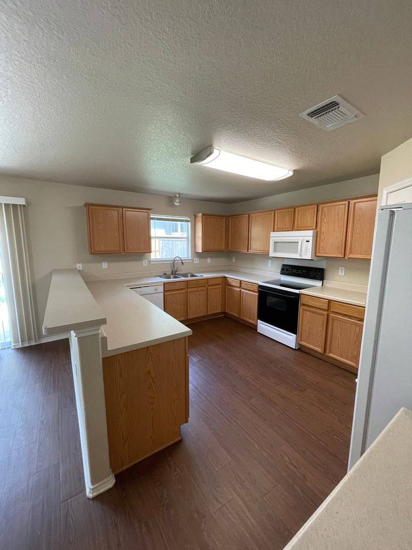 House for rent at 8418 Dusty Ridge, Converse, TX 78109
