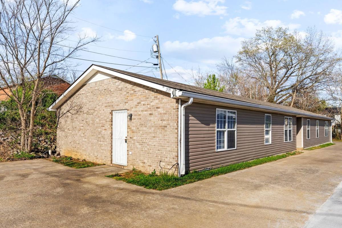 Apartment for rent at 209 Lexington Dr, Clarksville, TN 37042