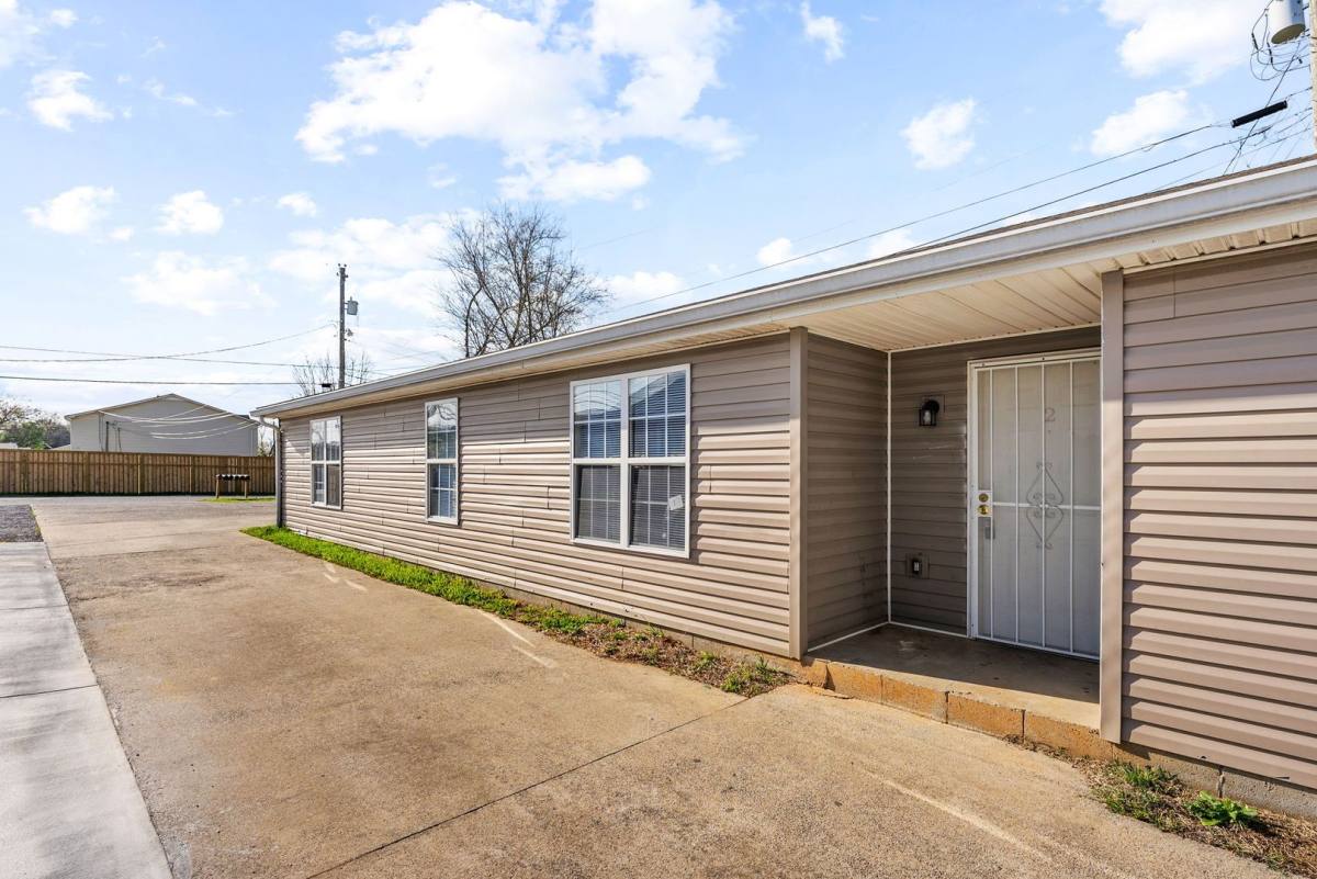 Apartment for rent at 209 Lexington Dr, Clarksville, TN 37042