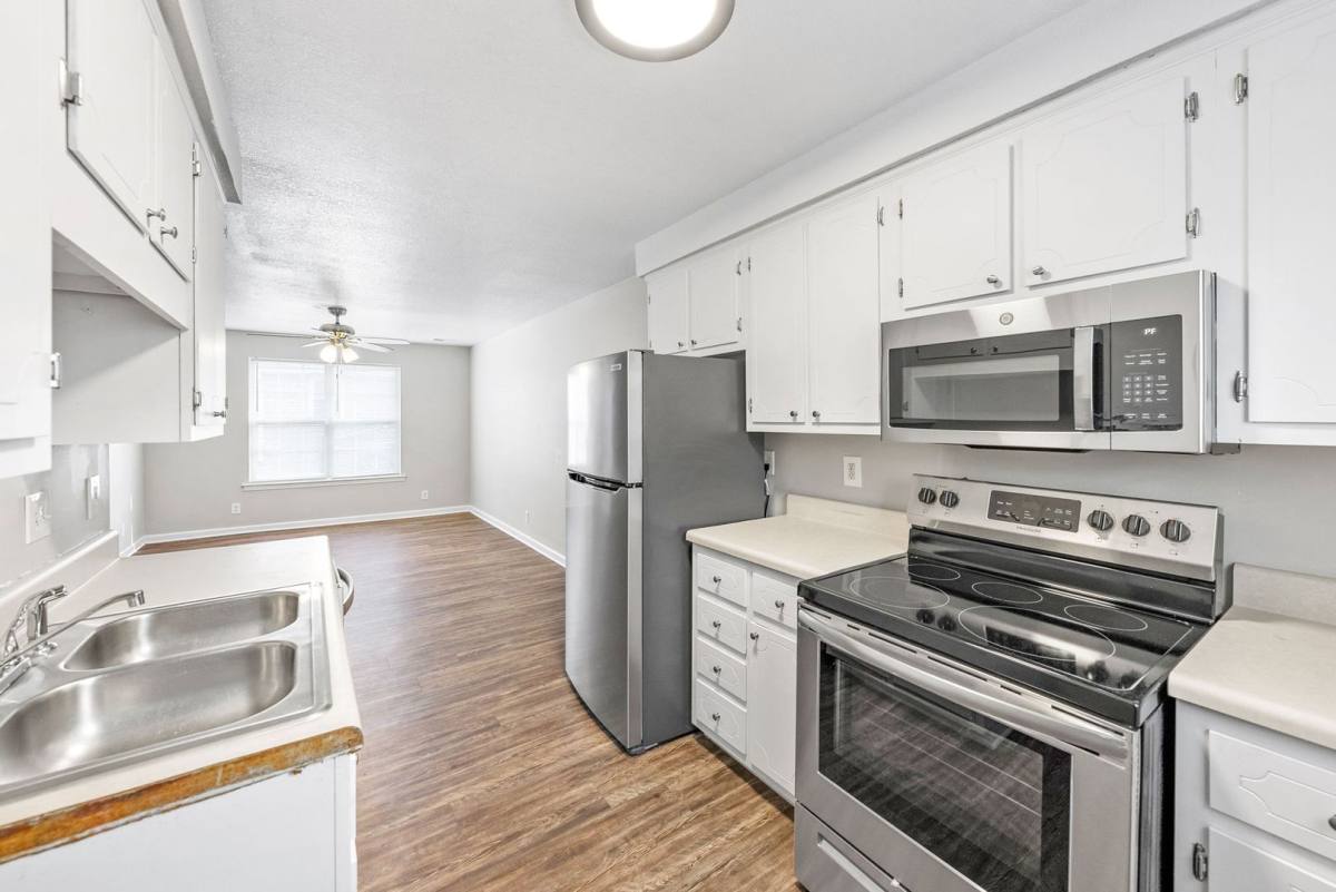 Apartment for rent at 209 Lexington Dr, Clarksville, TN 37042
