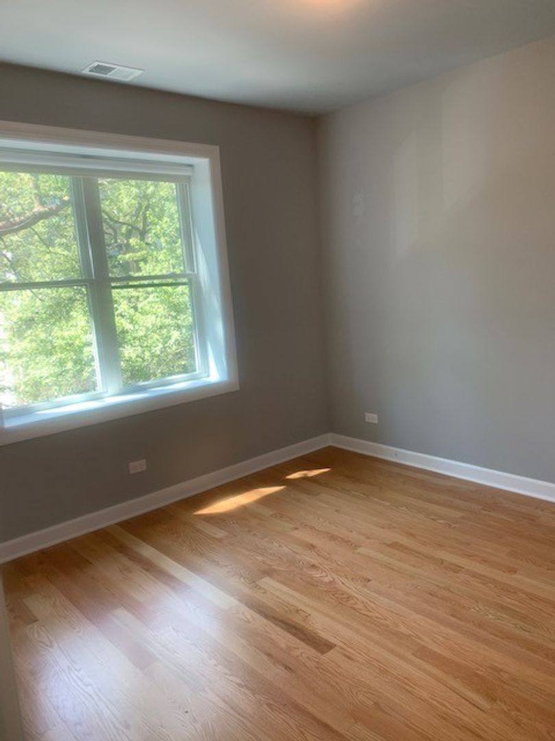 Apartment for rent at 5117 S Kenwood, Chicago, IL 60615
