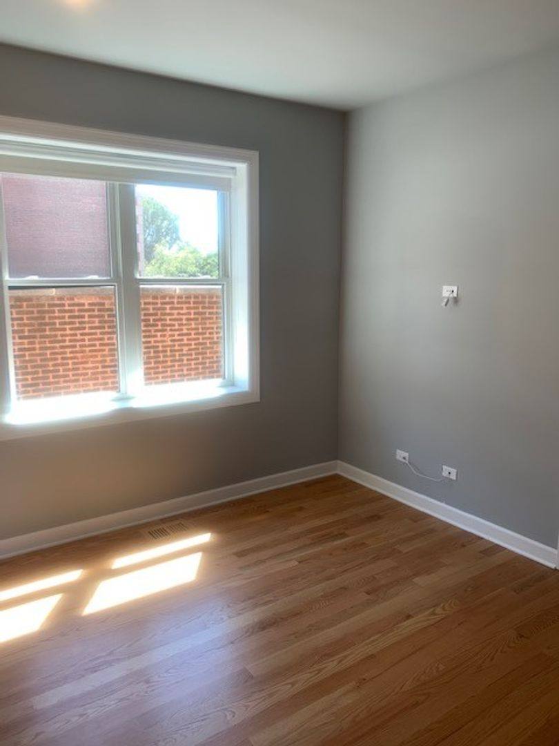 Apartment for rent at 5117 S Kenwood, Chicago, IL 60615