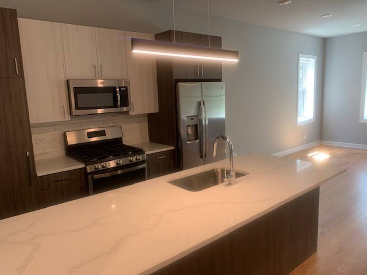 Apartment for rent at 5117 S Kenwood, Chicago, IL 60615