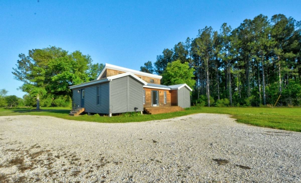 House for rent at 23950 Coats Rd, Springfield, LA 70462