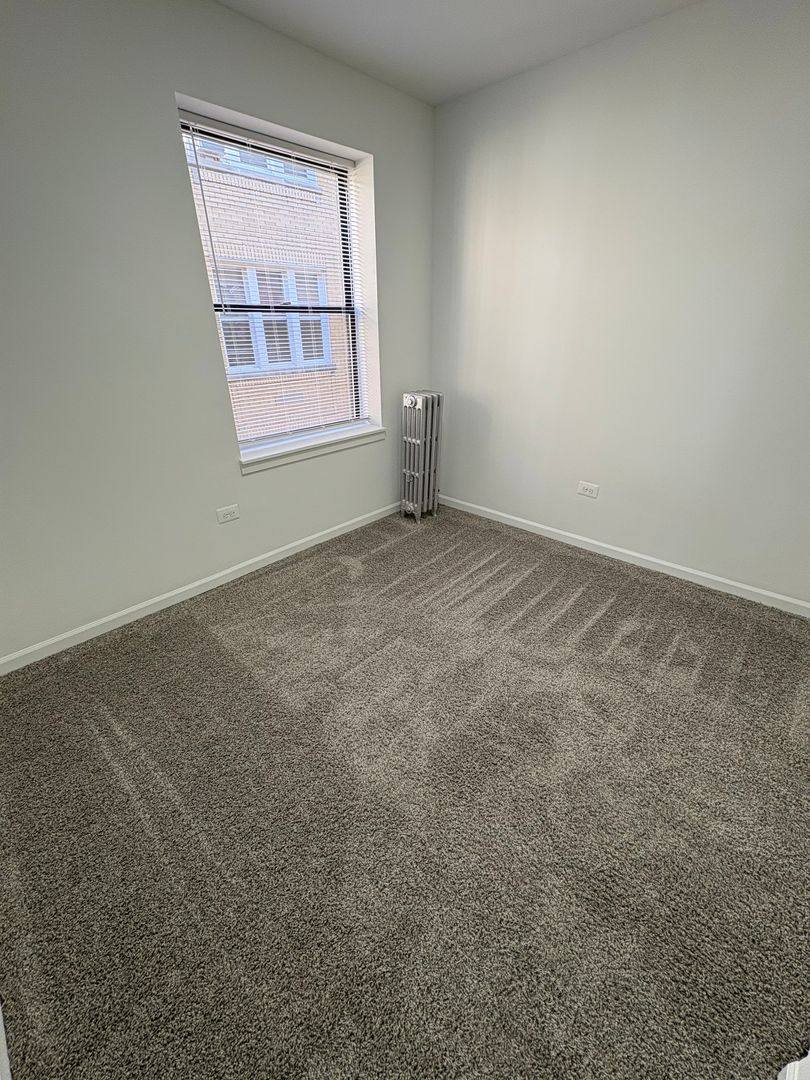Apartment for rent at 327 N Pine, Chicago, IL 60644